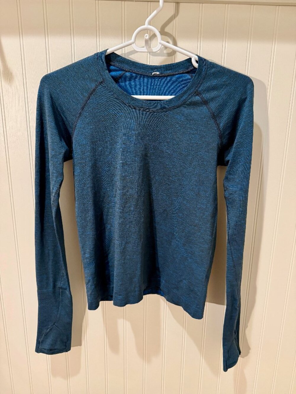 Lululemon black/blue athletic shirt